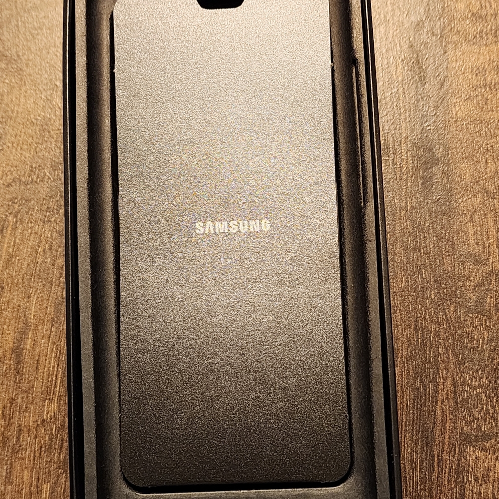 Samsung S20 Ultra 5G box with headphones - Picture 7 of 9